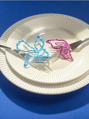 Коллекция эмоций: Обзор мерчшопа от телеканала Пятница