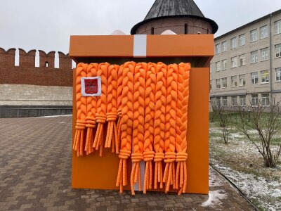 Одноклассники и &laquo;Ёлки 12&raquo; буквально засыпали города России огромными подарками — в прямом смысле слова.