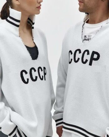 Лавров вышел в свитере «СССР», и бренд из Челябинска проснулся знаменитым