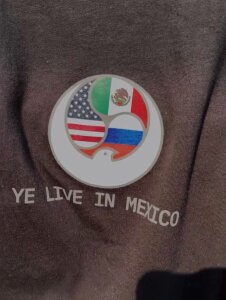 Канье Уэст выпустил мерч к концерту в Мехико с флагами России, США и Мексики!