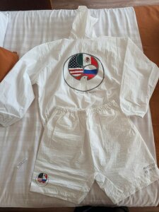 Канье Уэст выпустил мерч к концерту в Мехико с флагами России, США и Мексики!