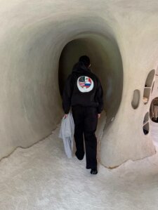 Канье Уэст выпустил мерч к концерту в Мехико с флагами России, США и Мексики!