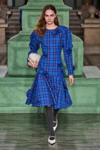 Мерч безусловно вдохновляется фэшн-тенденциями Мерч безусловно вдохновляется фэшн-тенденциями